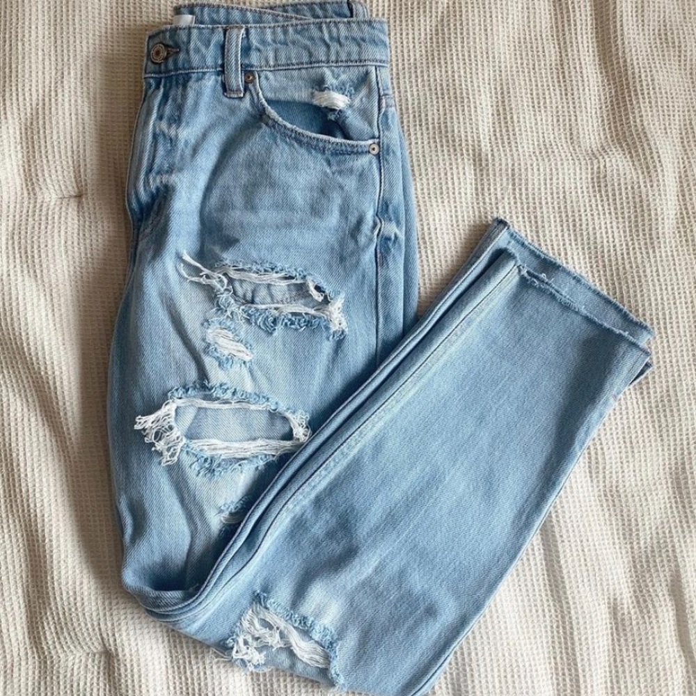 High waisted distressed jeans